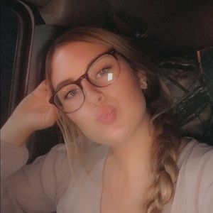 Meet your Posher, Mckenzie